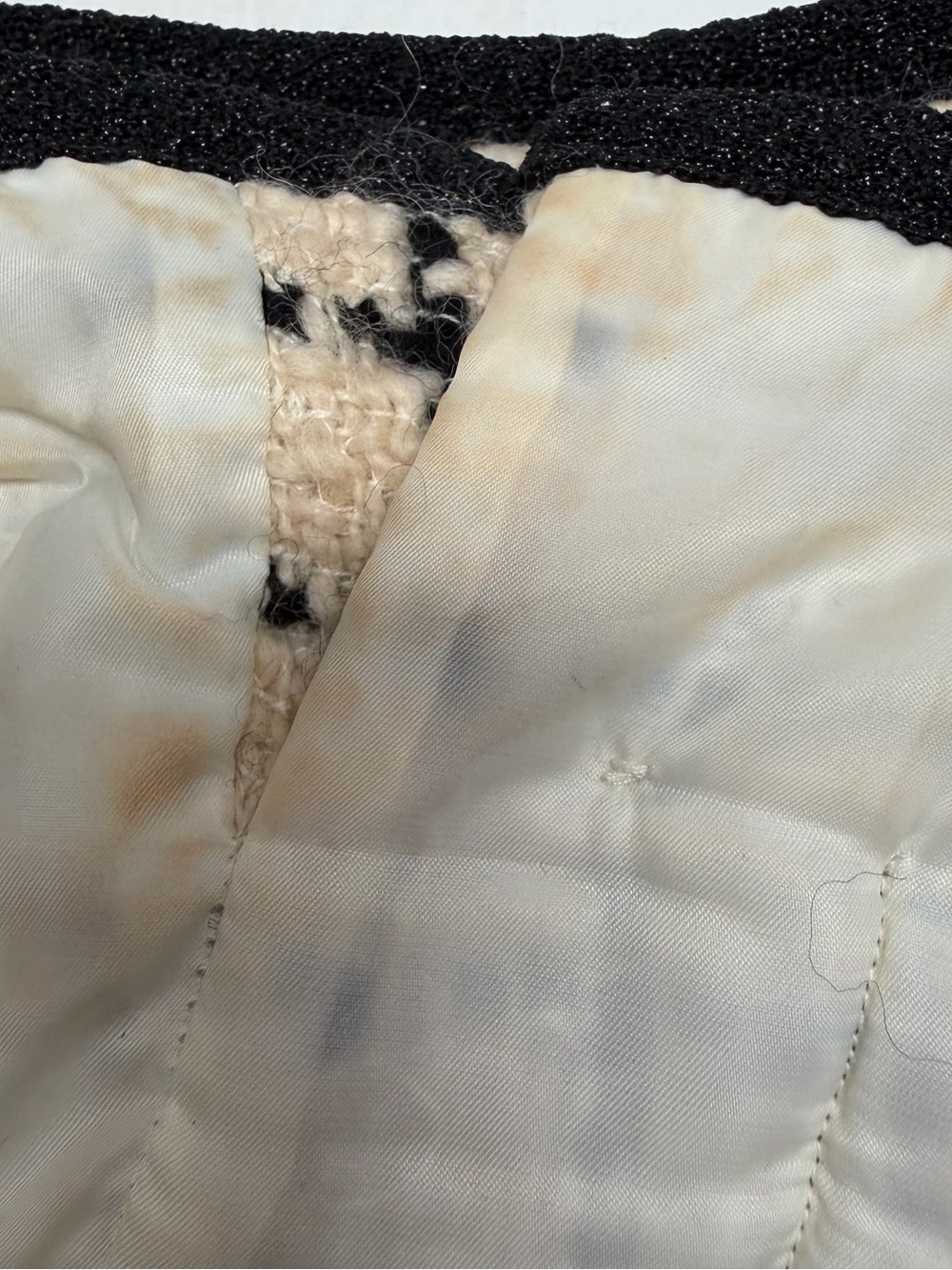 Miu Miu Black and Cream Bouclé Check Mini Skirt size 36 - Picture 5 of 10